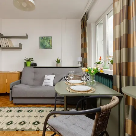 Charming Ludna By Renters Apartman Varsó